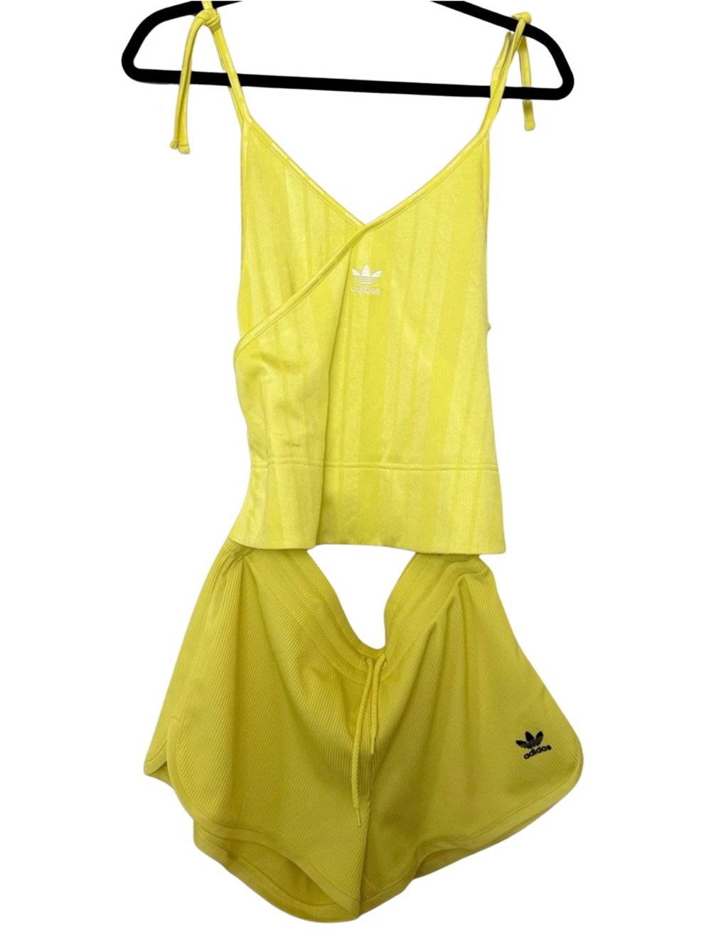 Adidas Yellow Set Brand New Unworn
Size: S